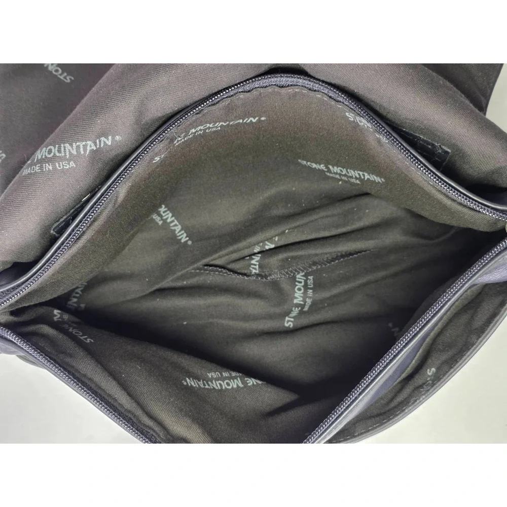 Stone Mountain Women's Purse Handbag Bag Navy Leather Pockets‎ Zip Close